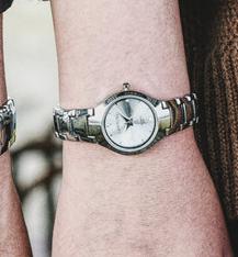 Fashion Cool Glitter Lover's Watches Crystal Full Steel Women Men Dress Leisure Quartz Wristwatch Sweet Couple Women Men Watch
